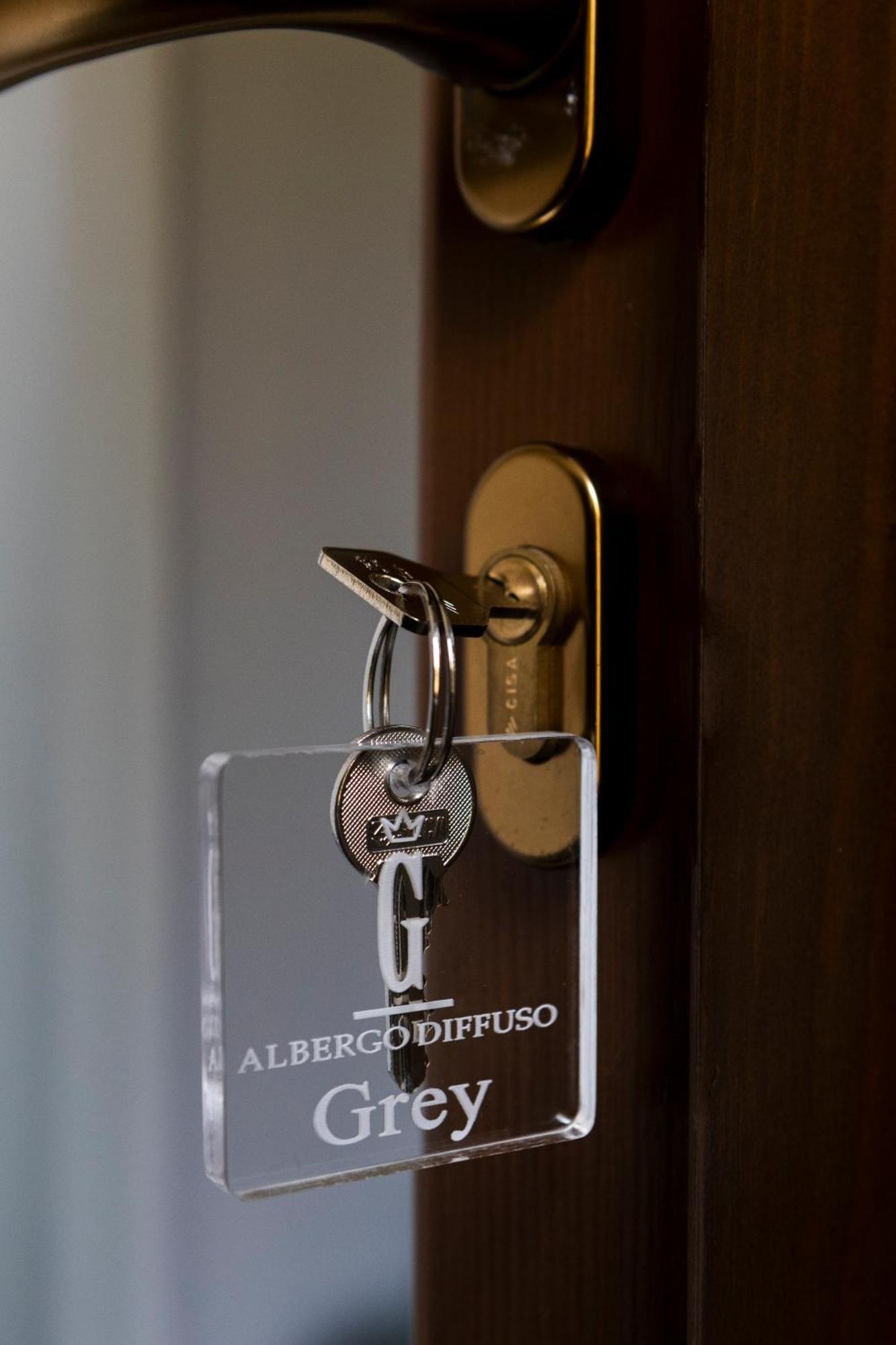 Ginevra Boutique Rooms - Palazzo Leosini - Residenze D'Epoca LʼAquila Kültér fotó